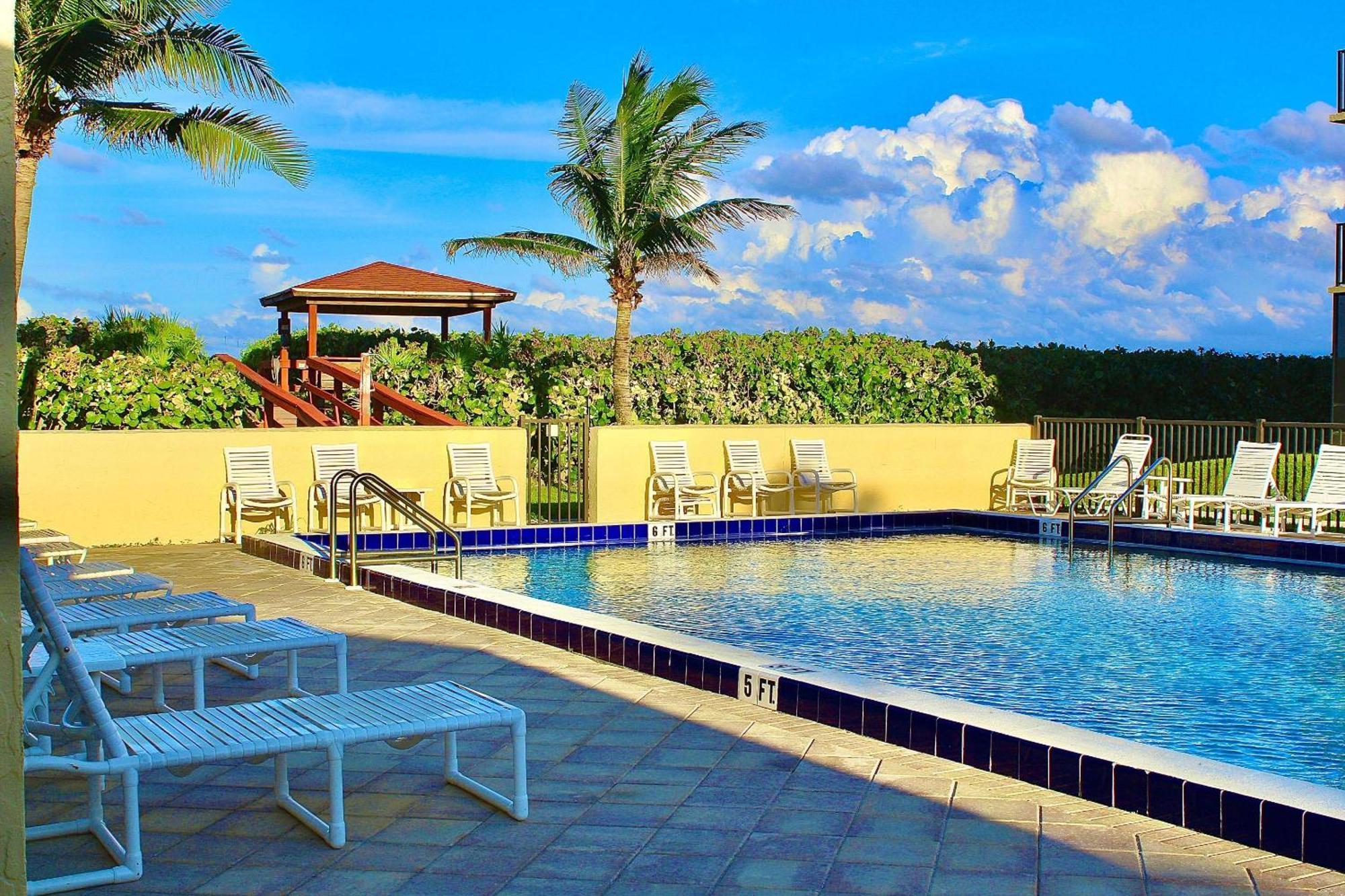 Ocean Breeze Condo Jensen Beach Eksteriør billede