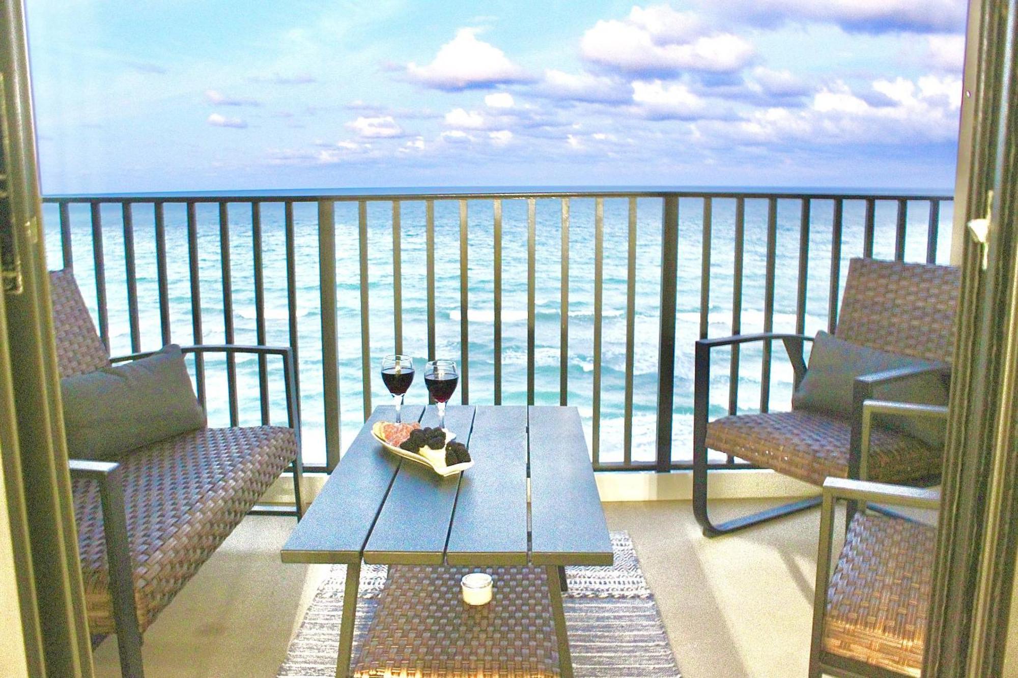 Ocean Breeze Condo Jensen Beach Eksteriør billede